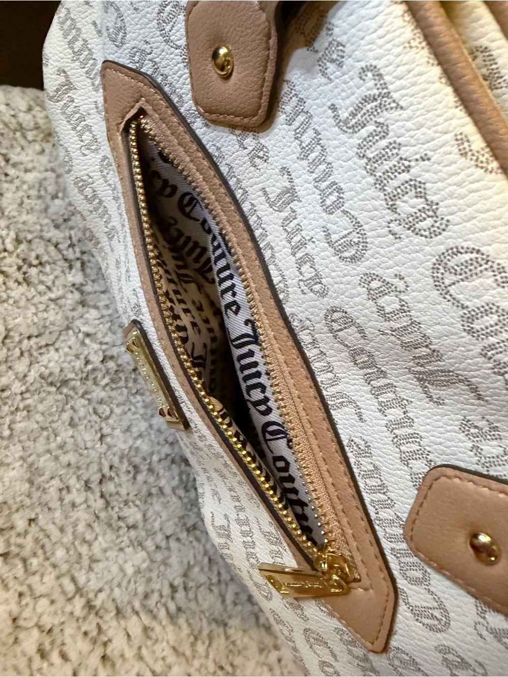 JUICY COUTURE DAYDREAM SATCHEL!